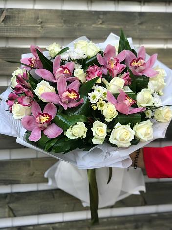 Букет цветов из: Розы и Хризантемы в Пригорске