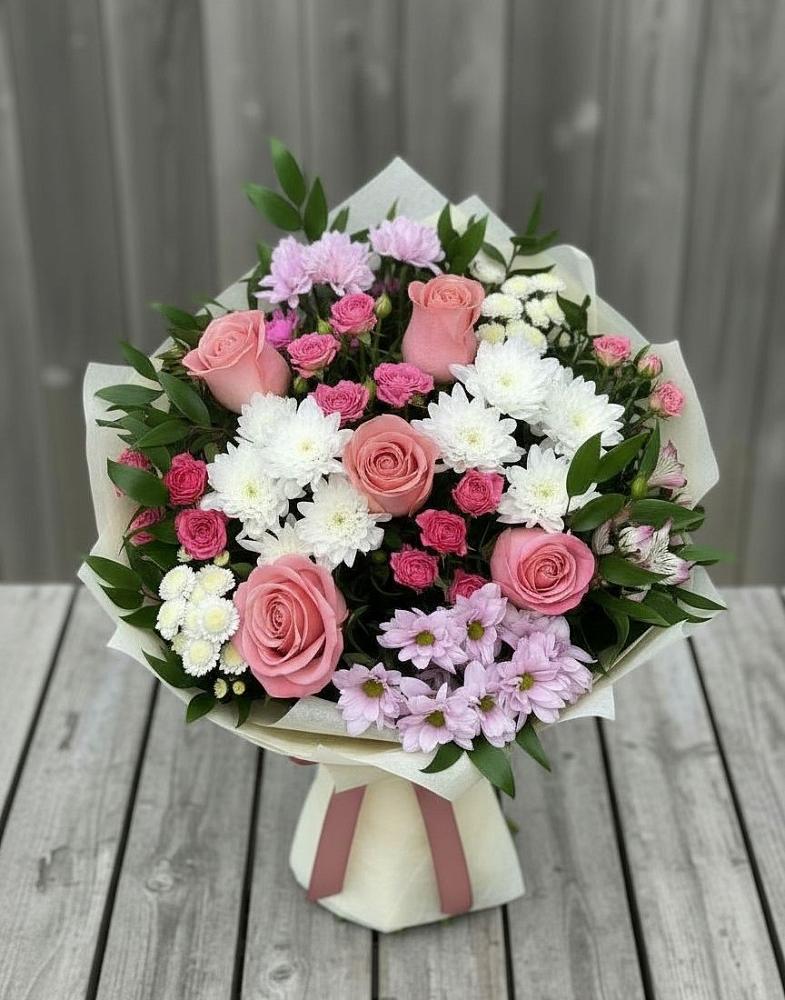 Букет цветов из: Альстромерии, Гвоздики, Розы и Хризантемы в Пригорске