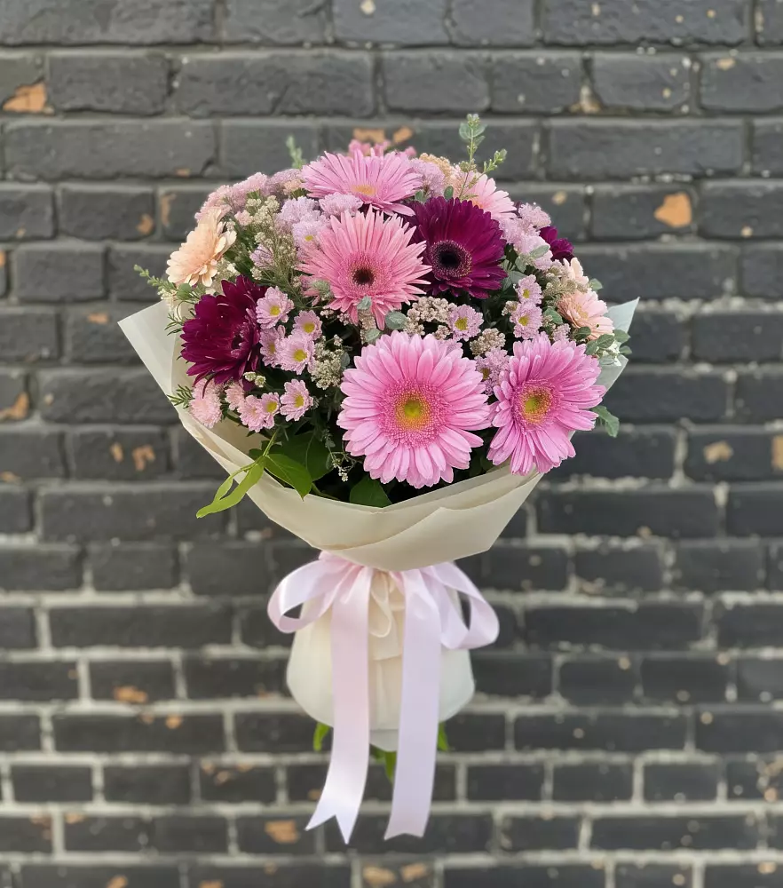 Букет цветов из: Герберы и Хризантемы в Пригорске