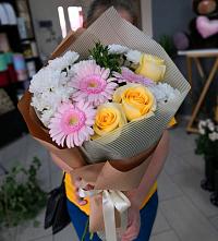 Букет цветов из:  Герберы, Розы и Хризантемы в Пригорске