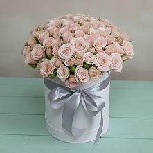 Цветочная композиция из Розы в шляпной коробке в Пригорске