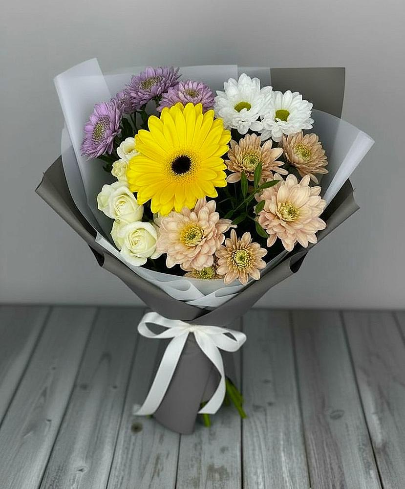 Букет цветов из: Розы, Герберы и Хризантемы в Пригорске