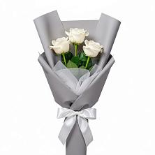 Букет 3 белые розы в Пригорске