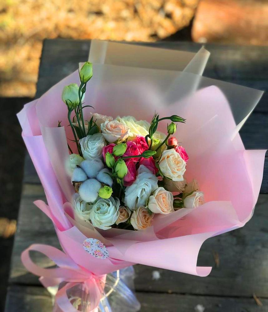 Букет цветов из: Розы и Лизиантусы в Пригорске