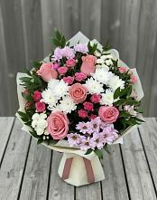 Букет цветов из:  Альстромерии, Гвоздики, Розы и Хризантемы в Пригорске