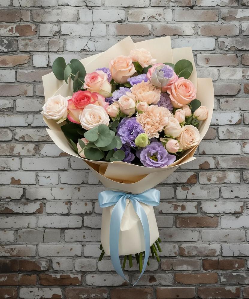 Букет цветов из: Розы, Лизиантусы и Гвоздики в Пригорске