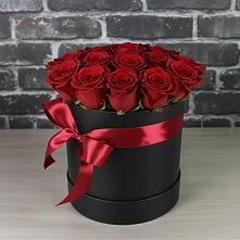 Цветочная композиция из Розы в шляпной коробке #REPLACE_PRED# Пригорске