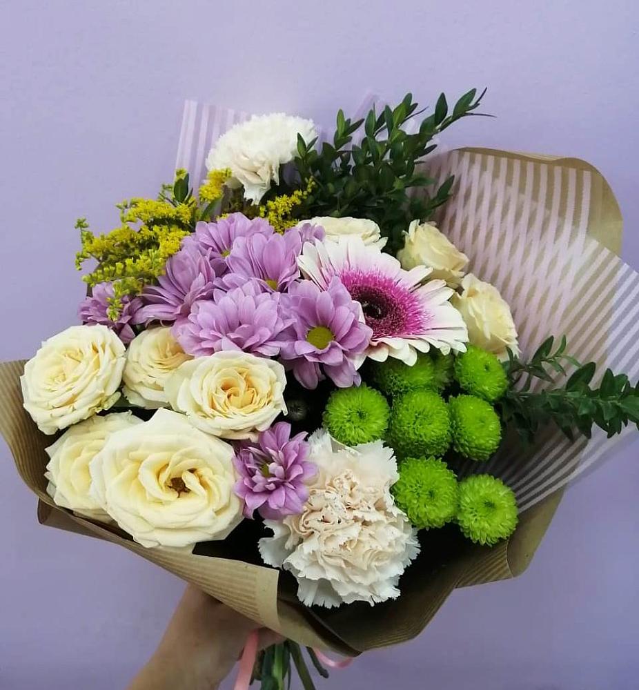 Букет цветов из: Хризантемы, Розы, Гвоздики и Герберы в Пригорске