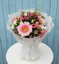 Букет цветов из:  Герберы, Альстромерии и Лизиантусы #REPLACE_PRED# Пригорске