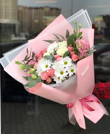 Букет цветов из: Розы, Лизиантусы и Хризантемы в Пригорске